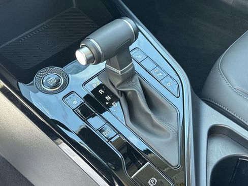 Certified 2025 Kia Niro EX image 24