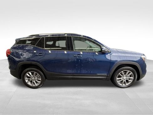 Used 2022 GMC Terrain SLT w/ Tech Package AWD/4WD image 4