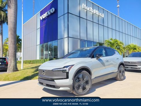 New 2026 Volvo EX30 Cross Country Ultra image 1