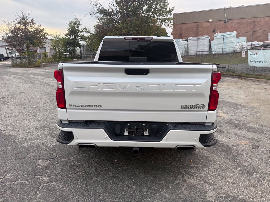 Used 2019 Chevrolet Silverado 1500 High Country w/ Technology Package AWD/4WD image 3