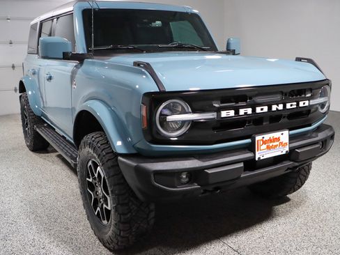 Used 2023 Ford Bronco Outer Banks image 6