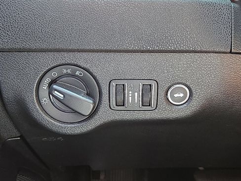 Used 2021 Dodge Charger SXT w/ Leather Interior Group RWD image 23