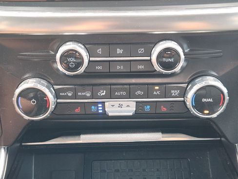 Used 2023 Ford F150 Lariat w/ Equipment Group 502A High AWD/4WD image 19