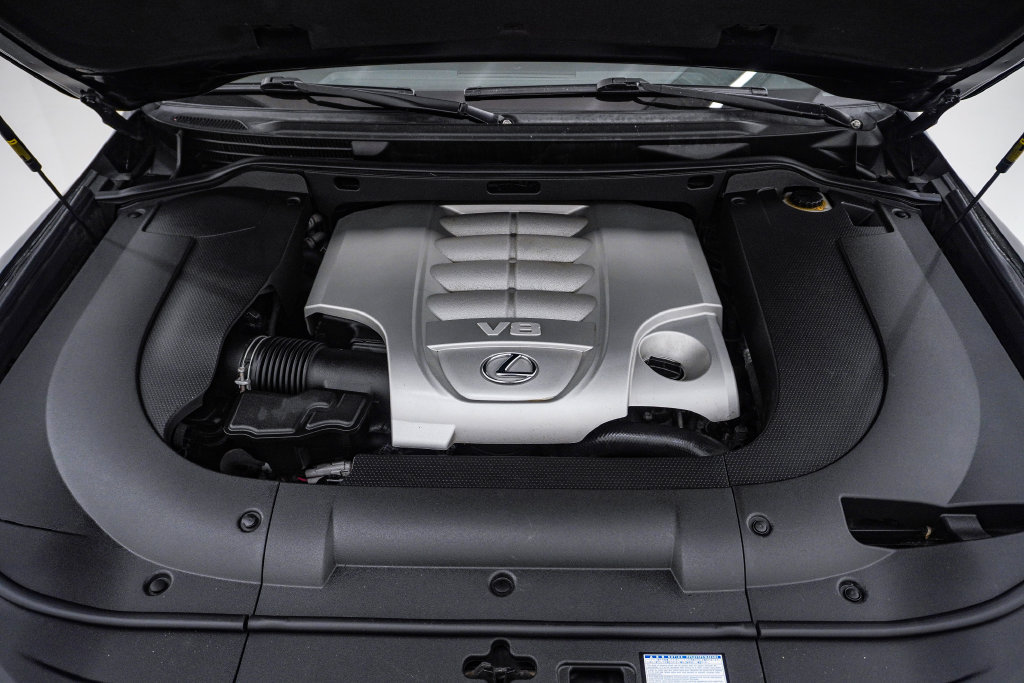 Used 2013 Lexus LX 570 4WD w/ Luxury Pkg image 32