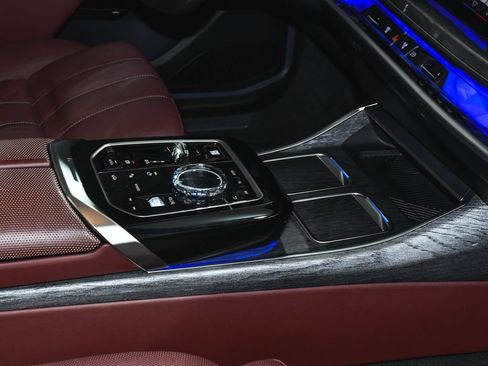 Used 2023 BMW 760i xDrive AWD/4WD image 77