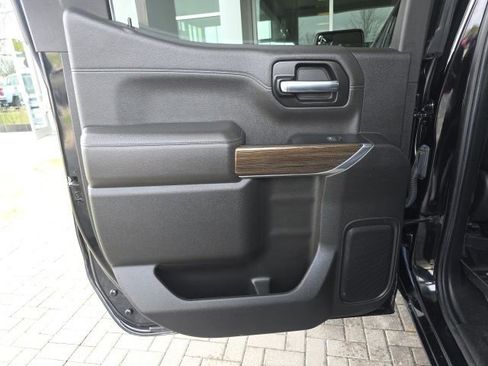 Used 2022 Chevrolet Silverado 1500 LT Trail Boss w/ Convenience Package II image 17