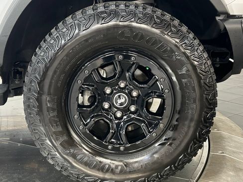 Used 2023 Ford Bronco Wildtrak AWD/4WD image 29