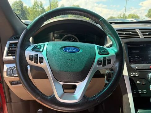 Used 2013 Ford Explorer XLT FWD image 14