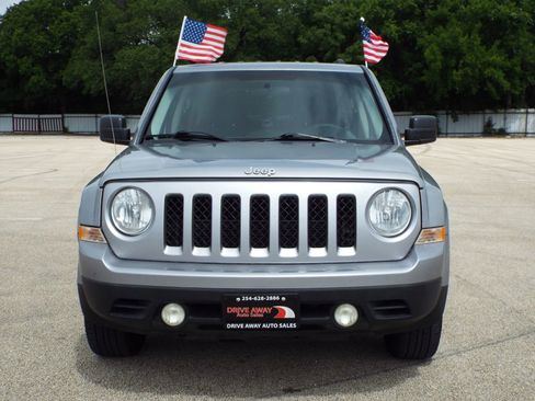 Used 2015 Jeep Patriot Sport w/ Power Value Group FWD image 2