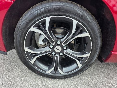 Used 2019 Chevrolet Cruze LT w/ RS Package image 19