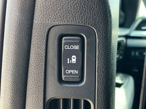 Used 2025 Honda Odyssey Sport-L image 22