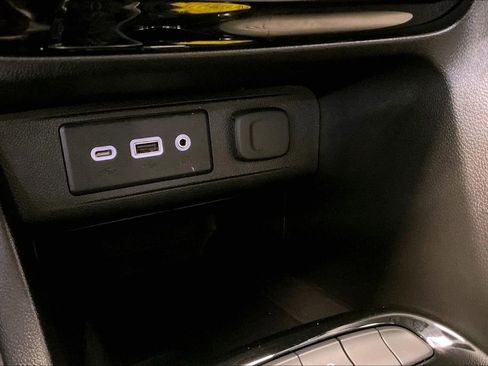Used 2021 Buick Encore GX Preferred w/ Sport Touring Package FWD image 18