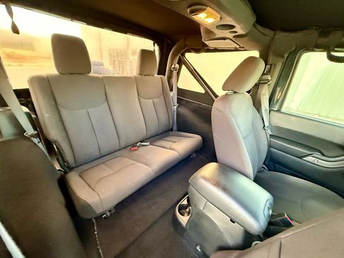 Used 2017 Jeep Wrangler Sport image 7