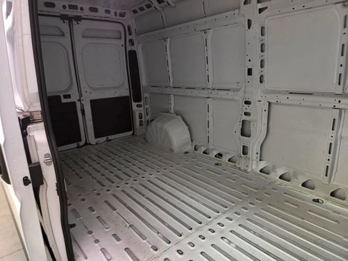 Used 2025 RAM ProMaster 2500 w/ Convenience Group FWD image 31