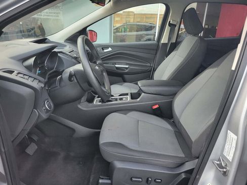 Used 2018 Ford Escape SE image 9