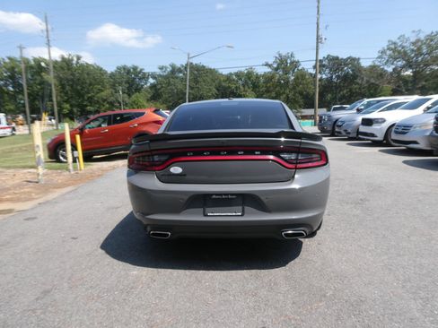 Used 2019 Dodge Charger SXT w/ Blacktop Package RWD image 6