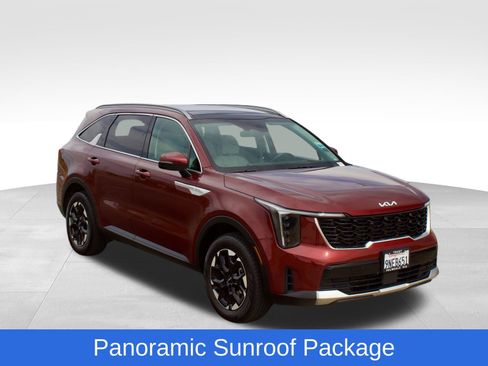 Used 2024 Kia Sorento S w/ Panoramic Sunroof Package AWD/4WD image 3