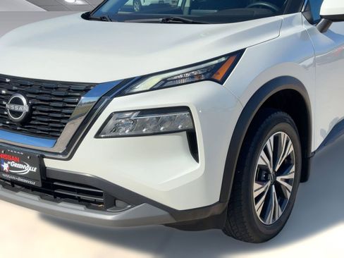 Used 2023 Nissan Rogue SV image 11