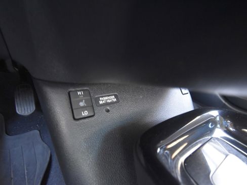 Used 2018 Toyota Prius Prime Advanced image 11