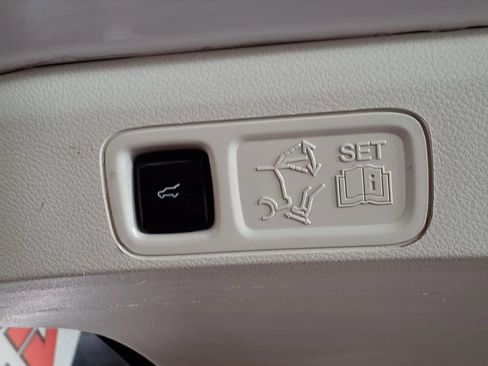 Used 2020 Lincoln Navigator Black Label w/ Cargo Convenience Package image 7