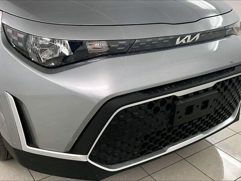 Used 2025 Kia Soul LX FWD image 33