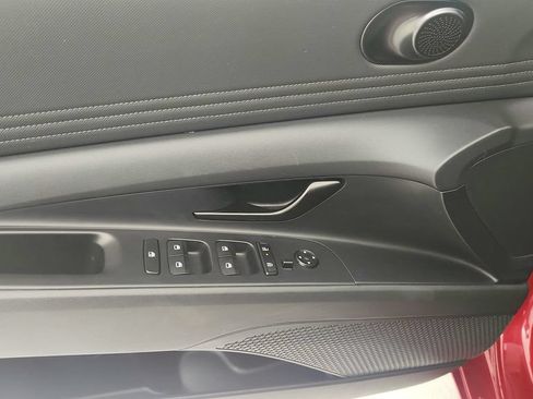 Used 2025 Hyundai Elantra Sport FWD image 17