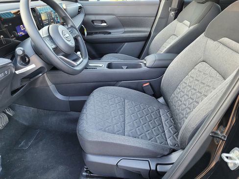 New 2026 Nissan Kicks SV w/ SV Premium Package image 9