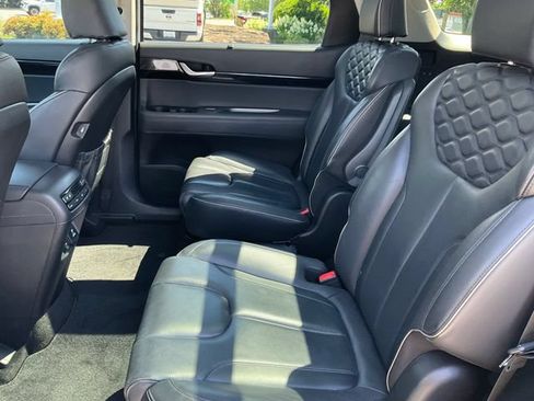 Used 2022 Hyundai Palisade Limited FWD image 18