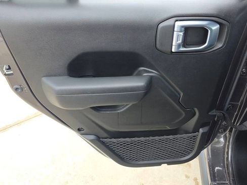 Used 2022 Jeep Wrangler Unlimited Sport image 20