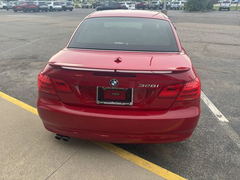 Used 2012 BMW 328i Convertible RWD image 7