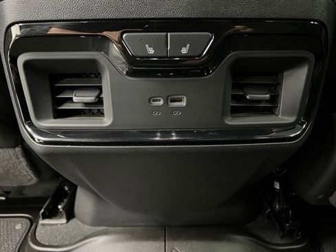 Used 2025 GMC Sierra 3500 AT4 w/ AT4 Premium Plus Package AWD/4WD image 39