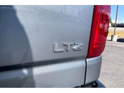 Used 2024 Chevrolet Silverado 3500 LTZ w/ LTZ Convenience Package AWD/4WD image 9