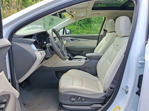 Used 2024 Cadillac XT5 Premium Luxury AWD/4WD image 13