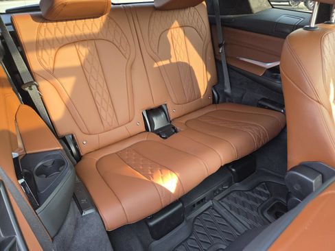 Used 2025 BMW X7 M60i AWD/4WD image 26