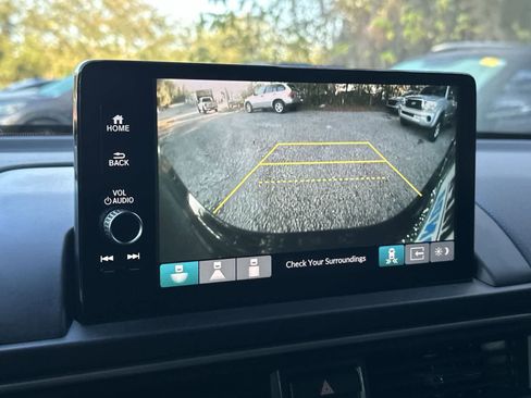 Used 2025 Honda Pilot Touring image 21