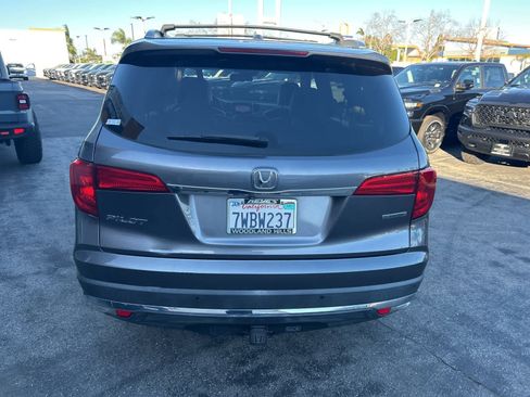 Used 2017 Honda Pilot Touring image 5