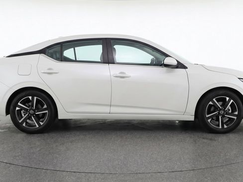 Used 2025 Nissan Sentra SV image 11