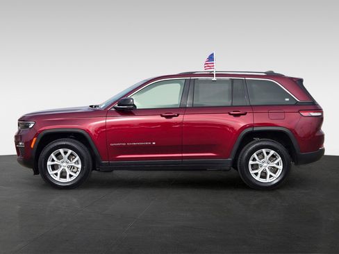 Used 2023 Jeep Grand Cherokee Limited image 8