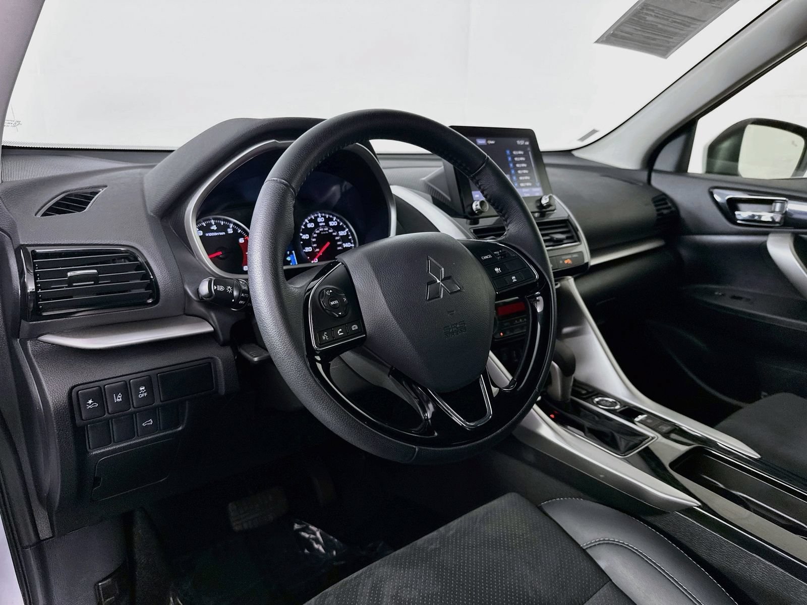 Used 2025 Mitsubishi Eclipse Cross SE AWD/4WD image 9
