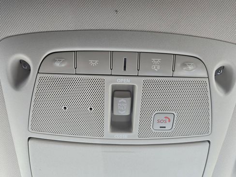 Used 2018 Nissan Murano Platinum image 23