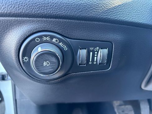 Used 2020 Jeep Compass Trailhawk AWD/4WD image 17