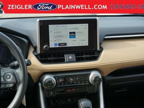 Used 2023 Toyota RAV4 LE AWD/4WD image 14