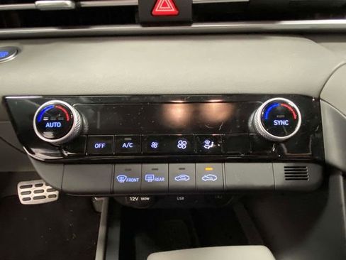 Certified 2025 Hyundai Elantra Sport image 20