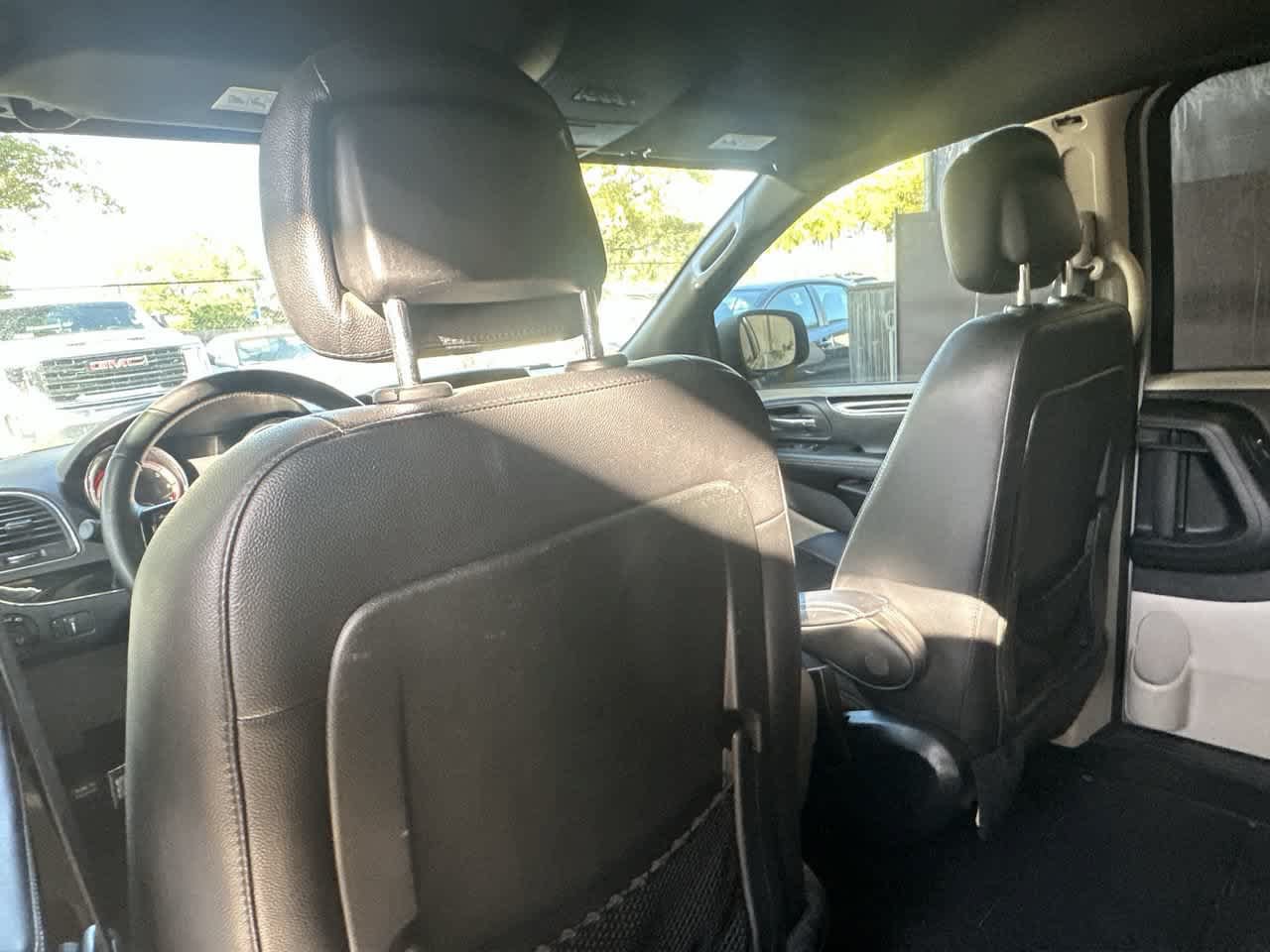 Used 2019 Dodge Grand Caravan SXT FWD image 23