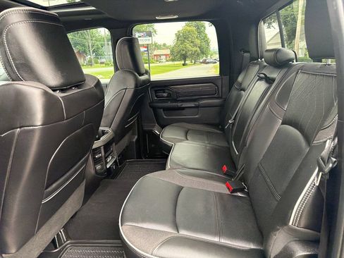 Used 2025 RAM 3500 Limited AWD/4WD image 26