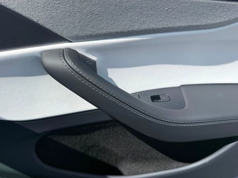 Used 2026 Tesla Model Y Long Range image 34