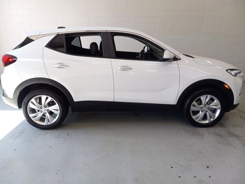 Used 2025 Buick Encore GX Preferred AWD/4WD image 2