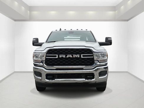Used 2024 RAM 3500 SLT w/ Quick Order Package 2YG SLT AWD/4WD image 2