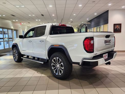 New 2026 GMC Canyon Denali image 3