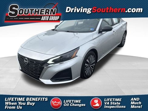 Used 2024 Nissan Altima 2.5 SV image 1